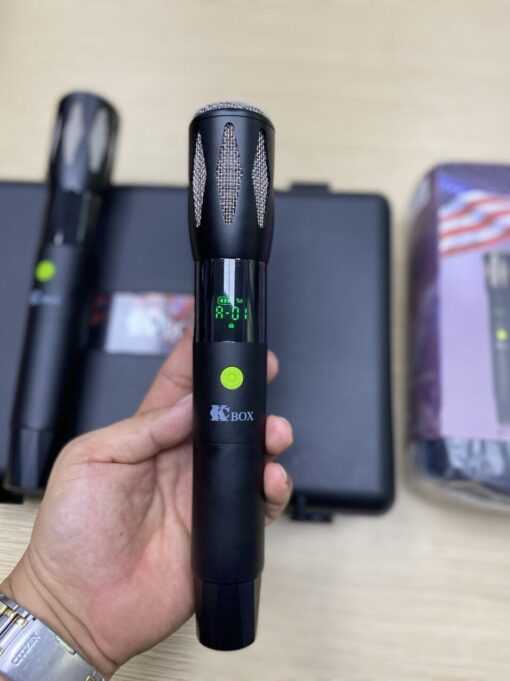 Có thể do cầm micro chưa đúng cách
